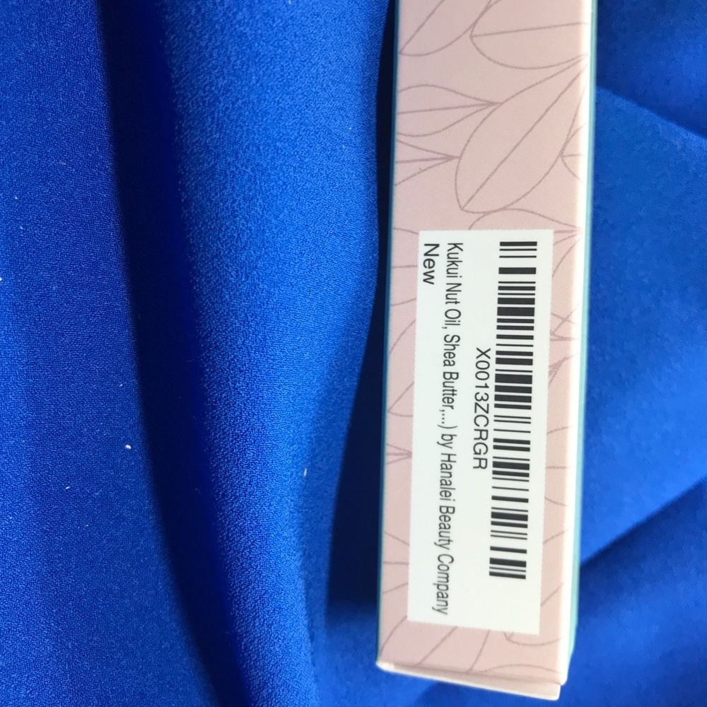 ❤️ NEW! Hanalei Lip Treatment - Picture 3 of 5